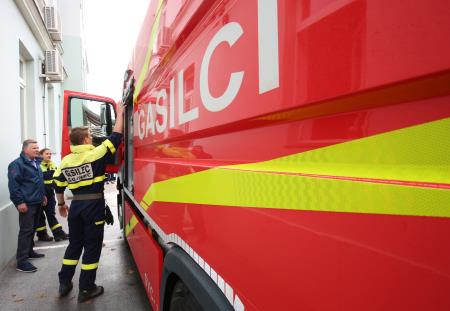 Novi GVC-3 PGD Unec pred občino Cerknica 03 FOTO LJUBO VUKELIČ